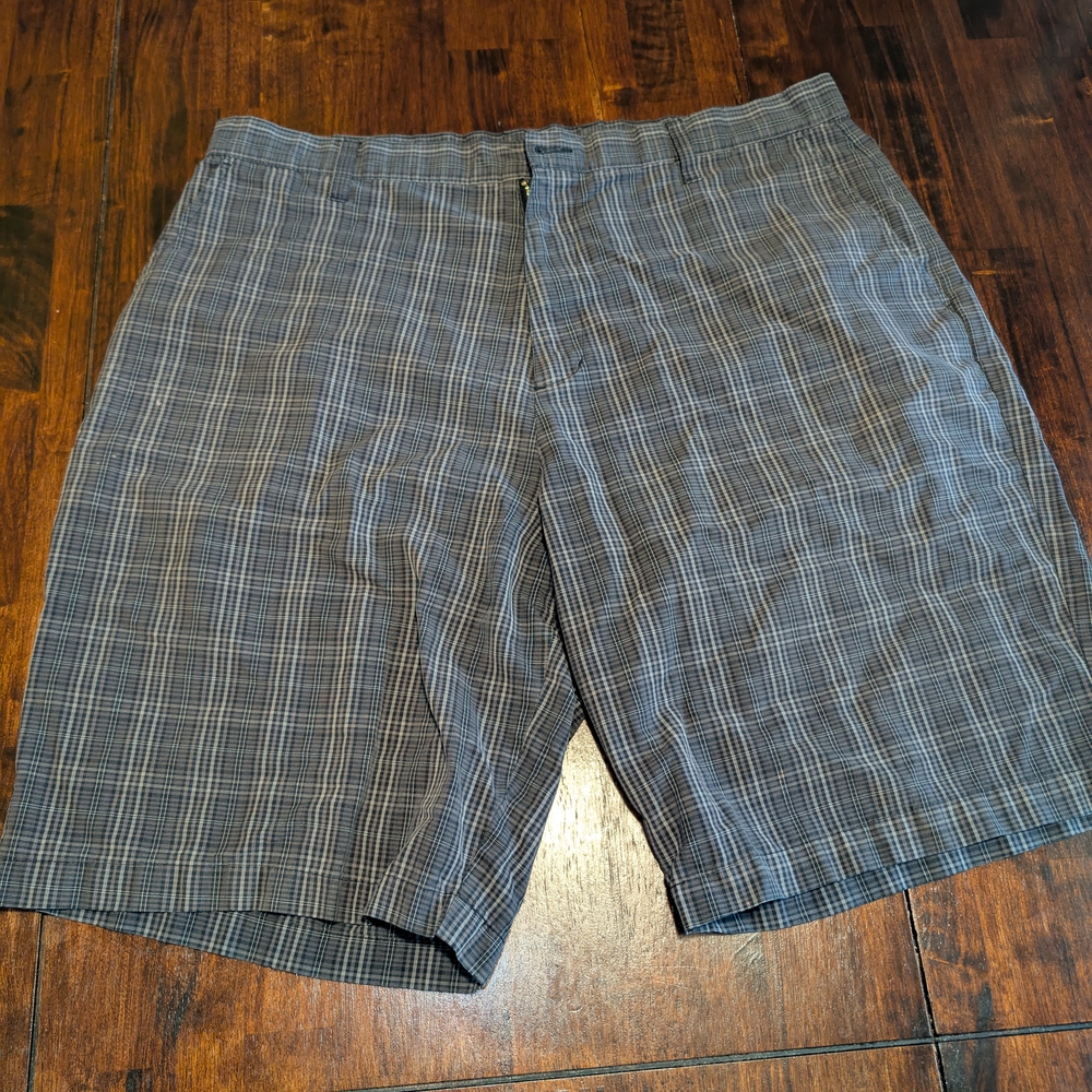 Burnside Men's Charcoal Plaid Flat Front Shorts